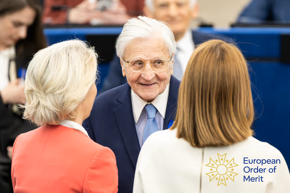 Jean-Claude Trichet receiving the European Order of Merit